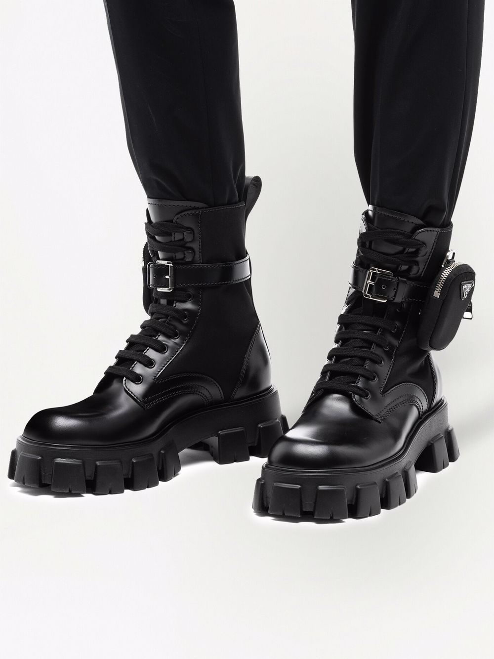 Prada bottines Moonlith à détail de pochette